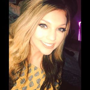 Meet your Posher, Heidi beth